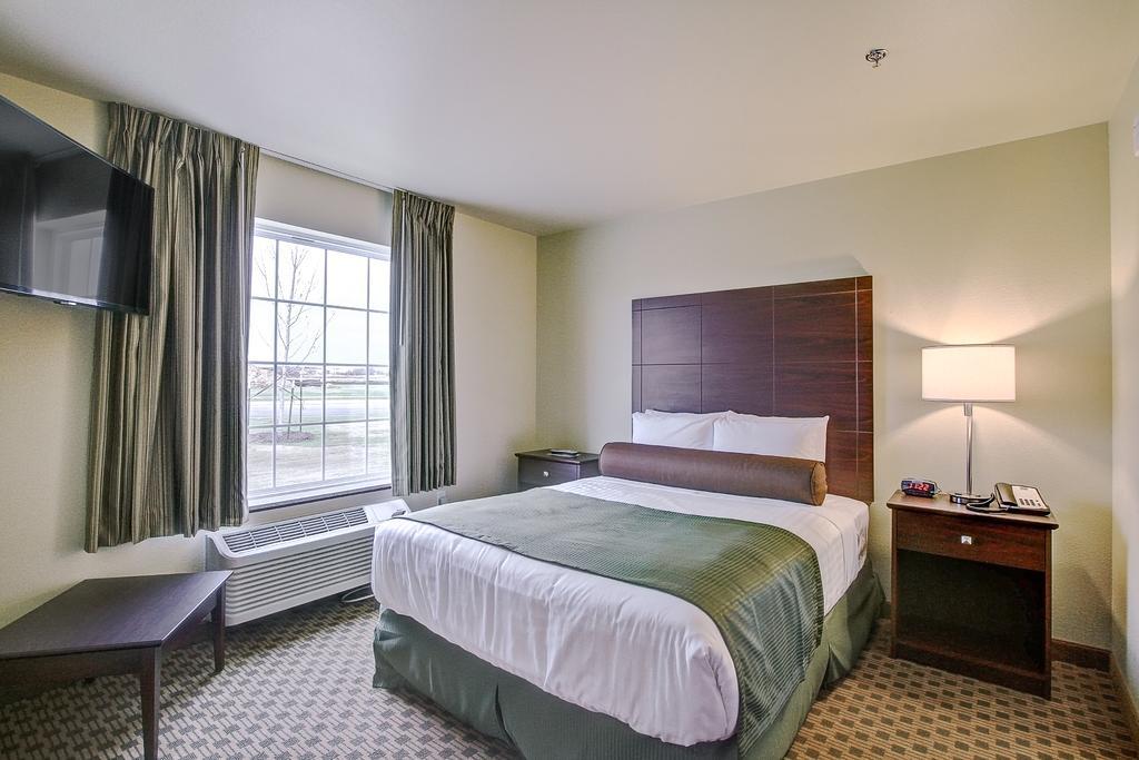 Cobblestone Hotel & Suites Pulaski/Green Bay Exterior photo